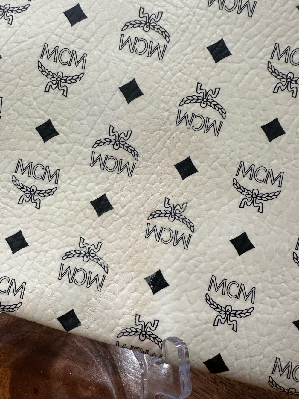 MCM Cream Zip Pouch with Red Kiss Print 💋 - Picture 7 of 7